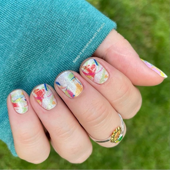 Bundle and Save Color Street - Open Arms - Picture 2 of 8